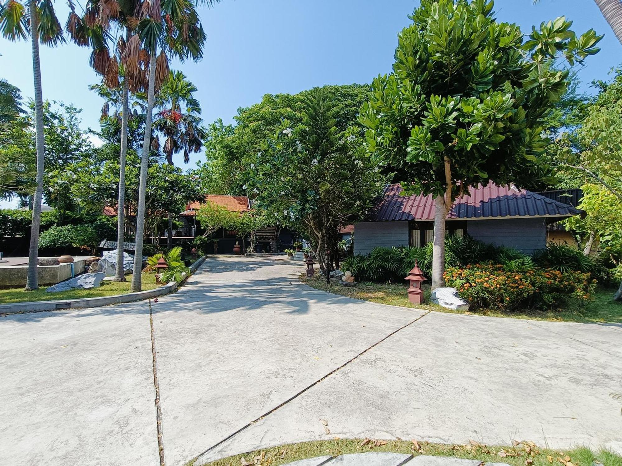 Inrawadee Resort Jomtien Beach Exterior foto
