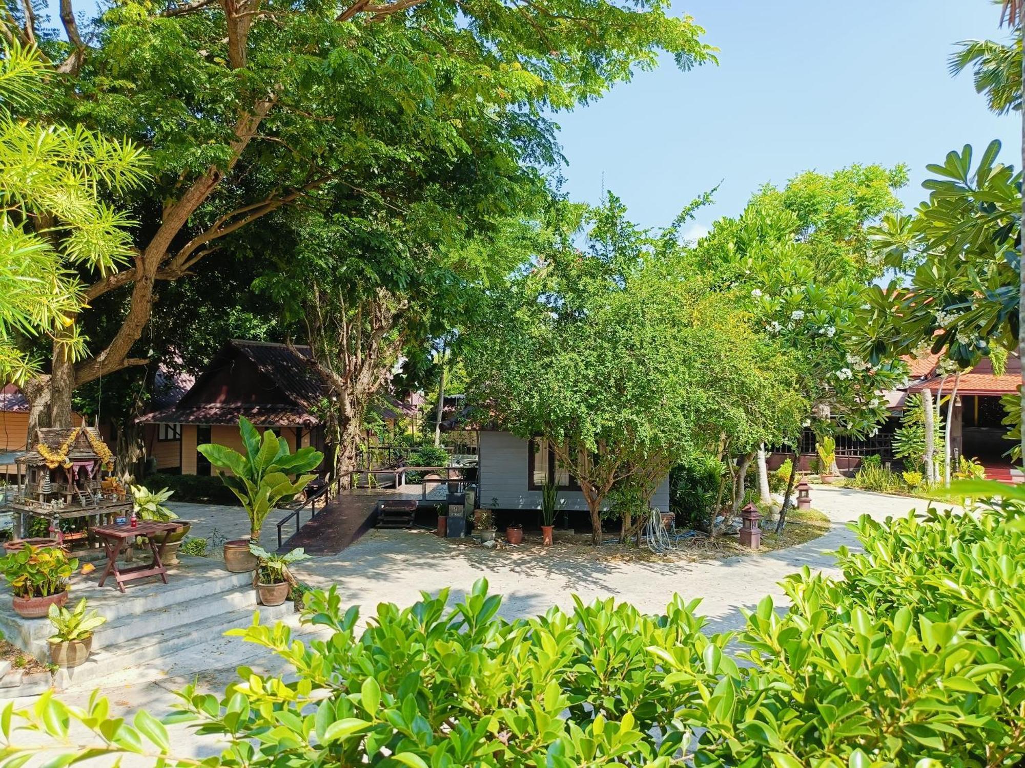 Inrawadee Resort Jomtien Beach Exterior foto