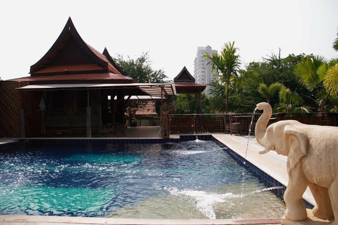 Inrawadee Resort Jomtien Beach Exterior foto